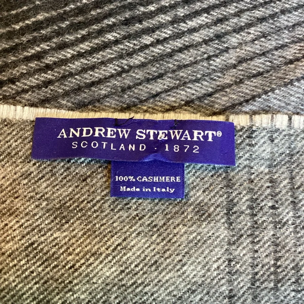 Andrew Stewart 100% Cashmere Scarf Made in Italy Fringe Grey Plaid Preppy Luxury
